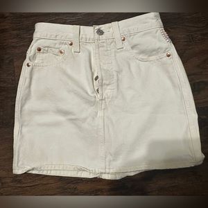 White Denim Levi’s Ribcage Skirt